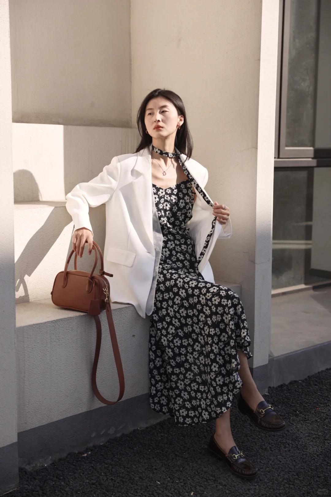 Blazer + đầm liền: Combo 